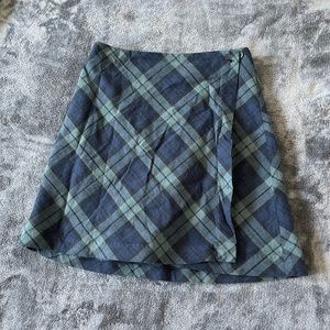 Short plaid skirt